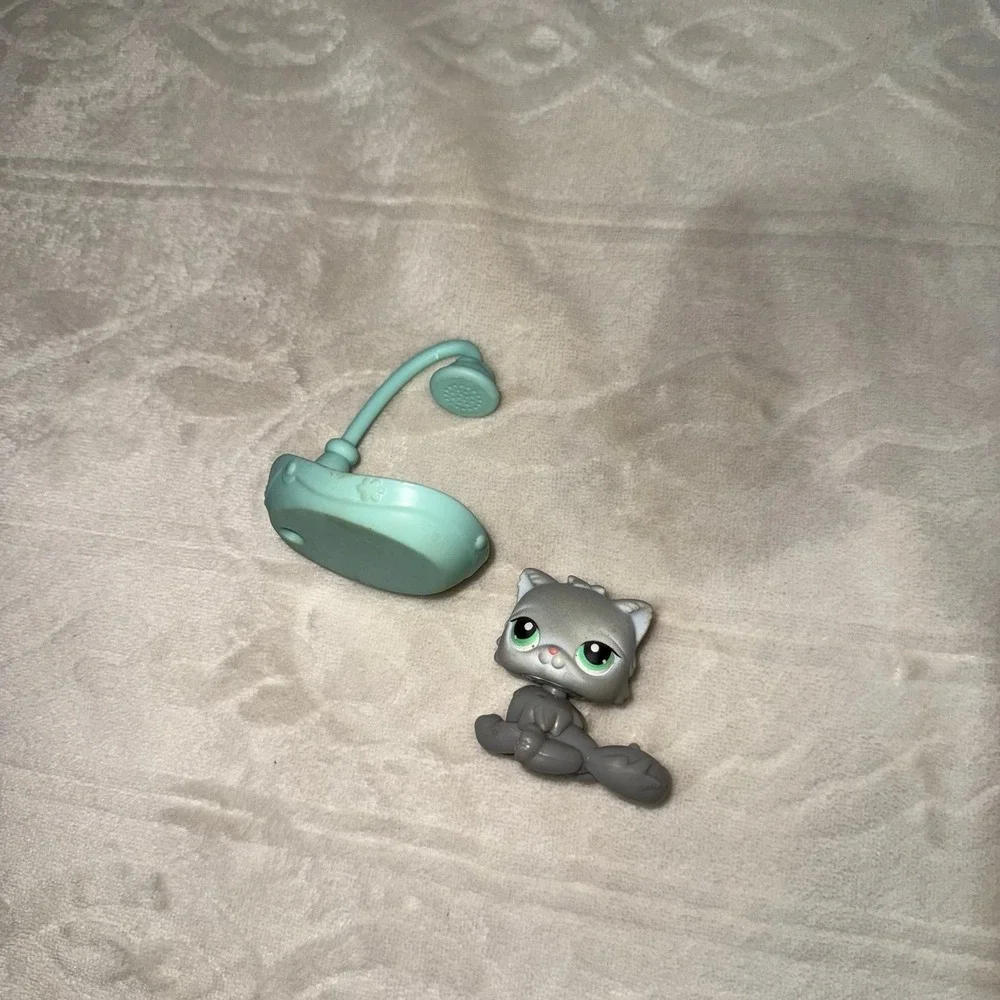 Littlest‎ Pet Shop Grey Persian Cat w shower